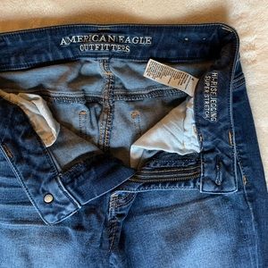 “Hi-Rise Jegging Super Stretch” from AEO